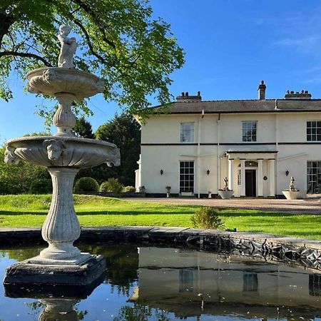Highfield Hall Mold Exterior foto